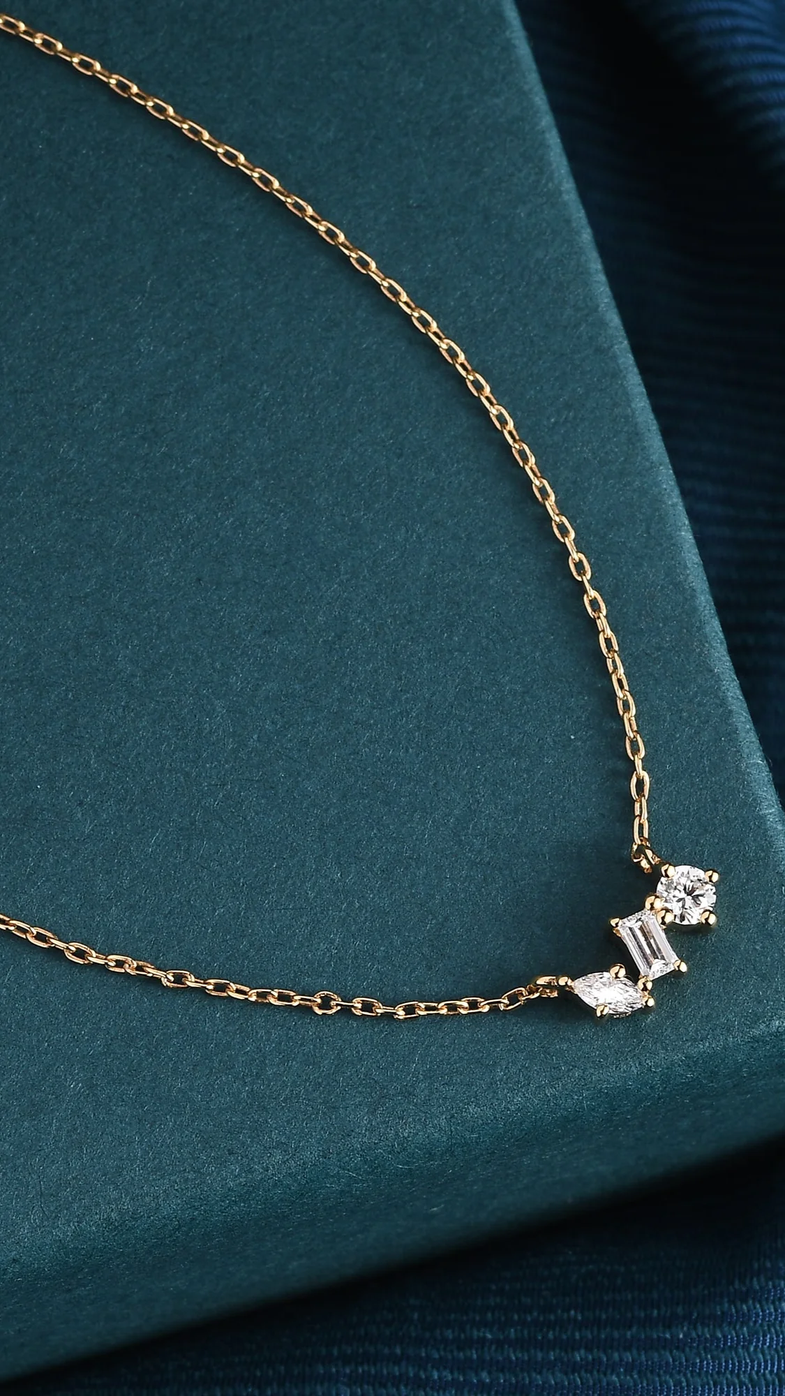 Valencia Three Stone Pendant - Image 7